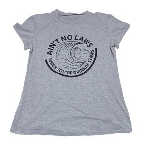 White Claw “Ain’t No Laws When You’re Drinkin’ Claws” Funny Graphic Tee  Small